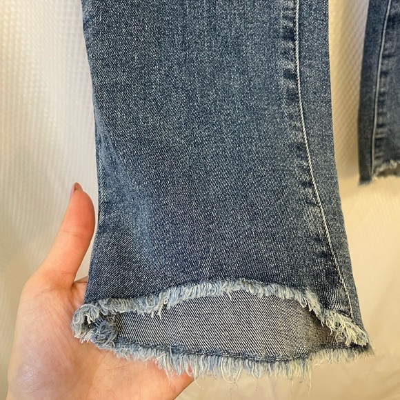 NWT Size 4 Nicole Miller High Rise Skinny Crop Distress Medium Wash Ankle Jeans - Picture 4 of 14